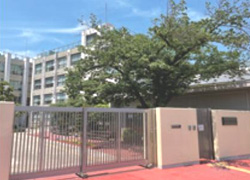 横堤小学校